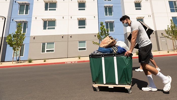 Students move in to The Green