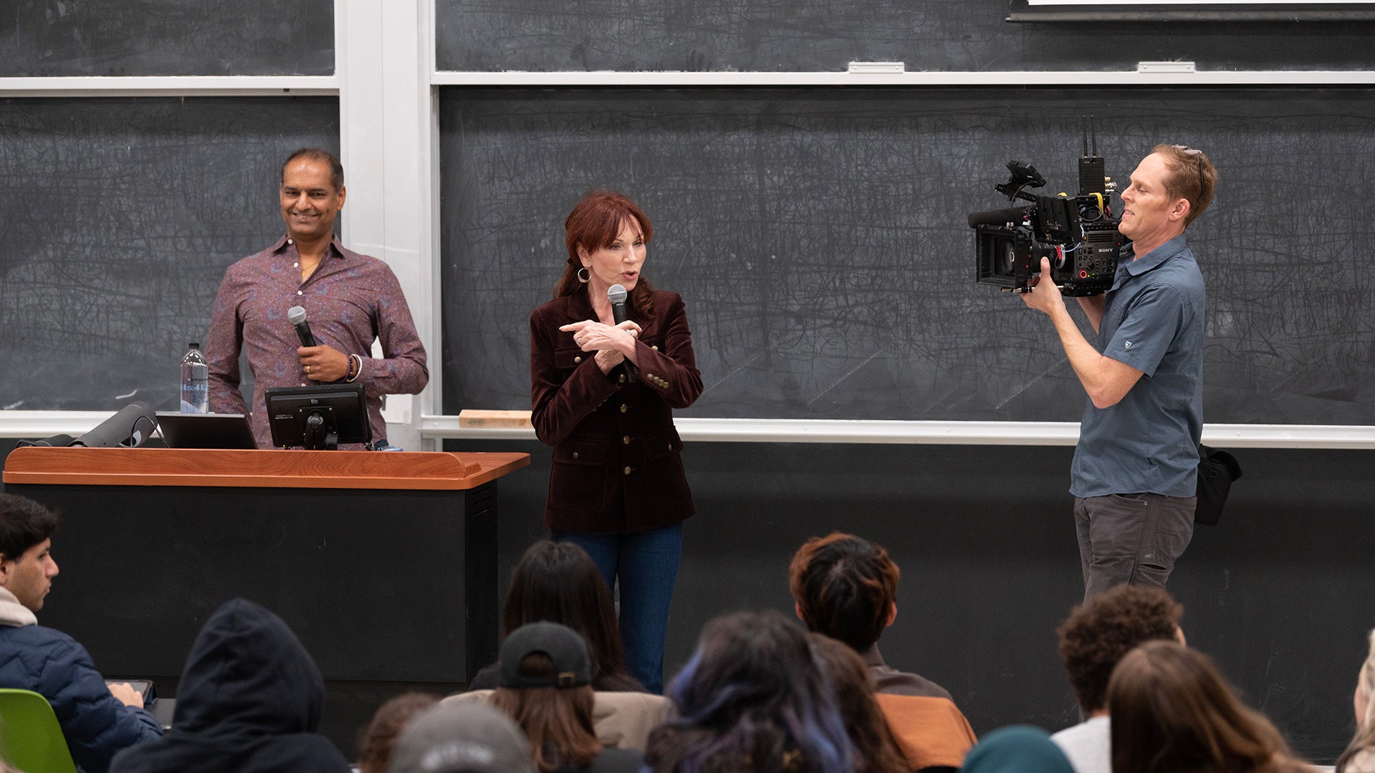 Actress Marilu Henner visits PSC 130: Human Memory class at UC Davis in February. (Gregory Urquiaga/UC Davis)