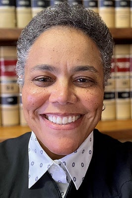 Kelli Evans headshot