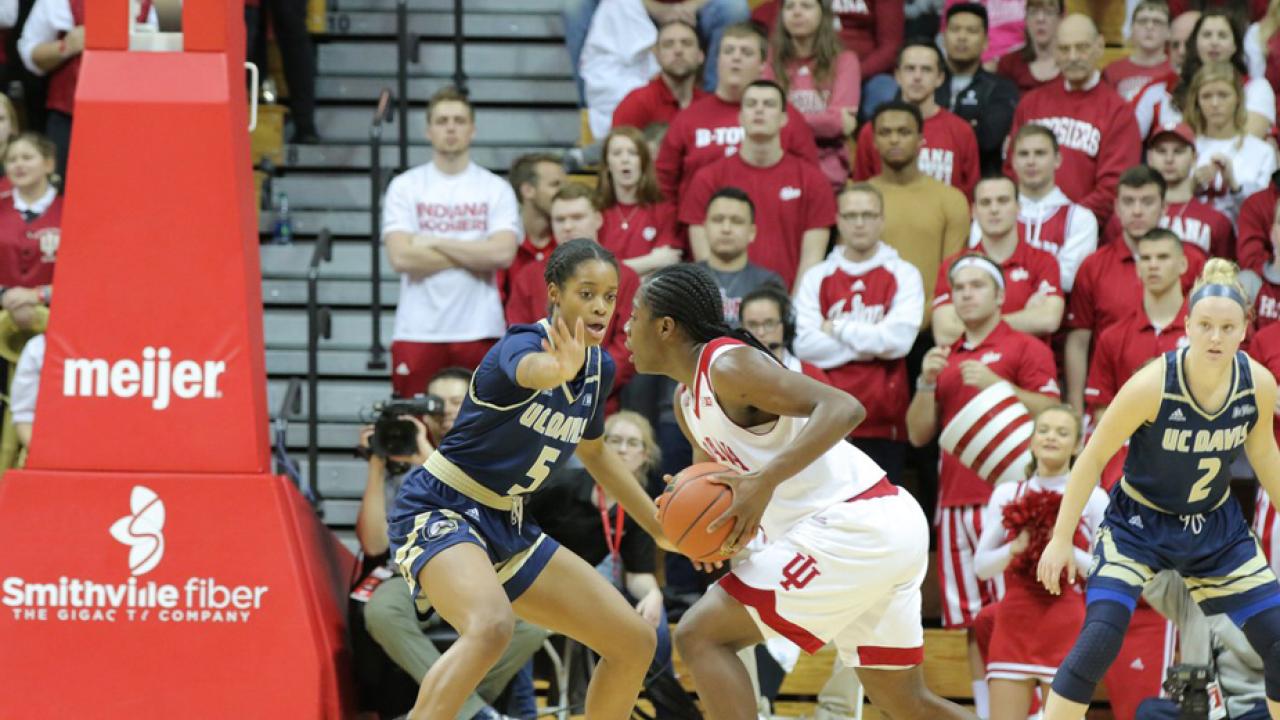 Nina Bessolo plays defense.