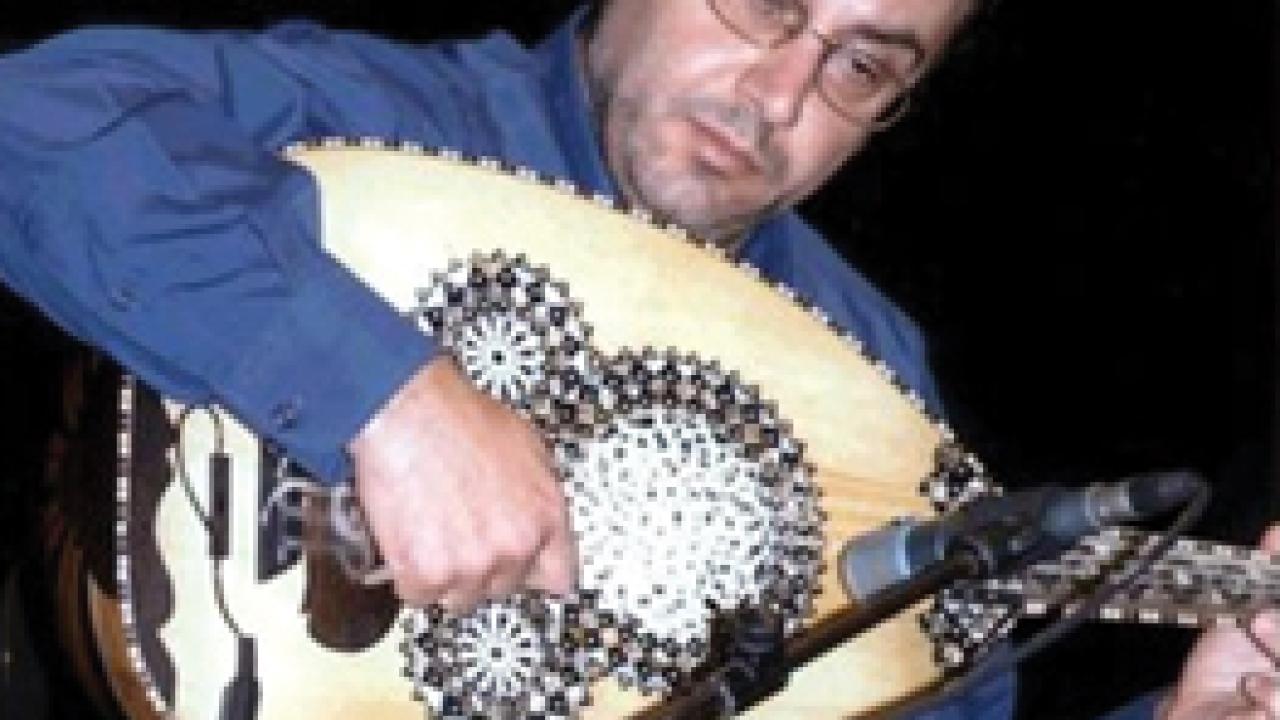 Taiseer Elias playing the ud.