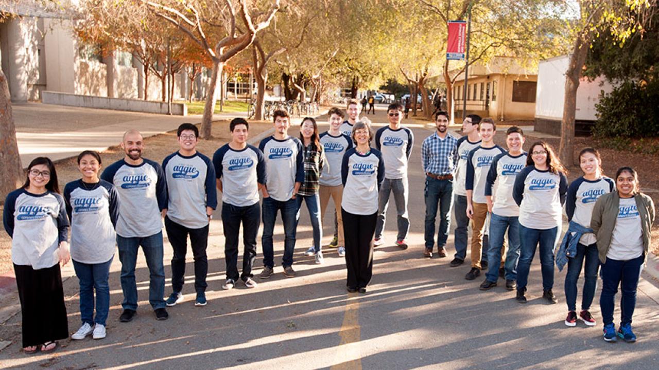 Group shot of the 2017 AvenueE cohort