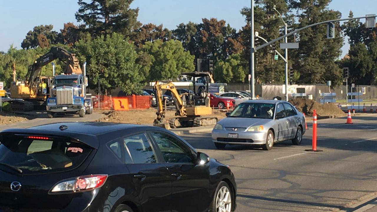 Two-way traffic in La Rue Road's northbound lanes