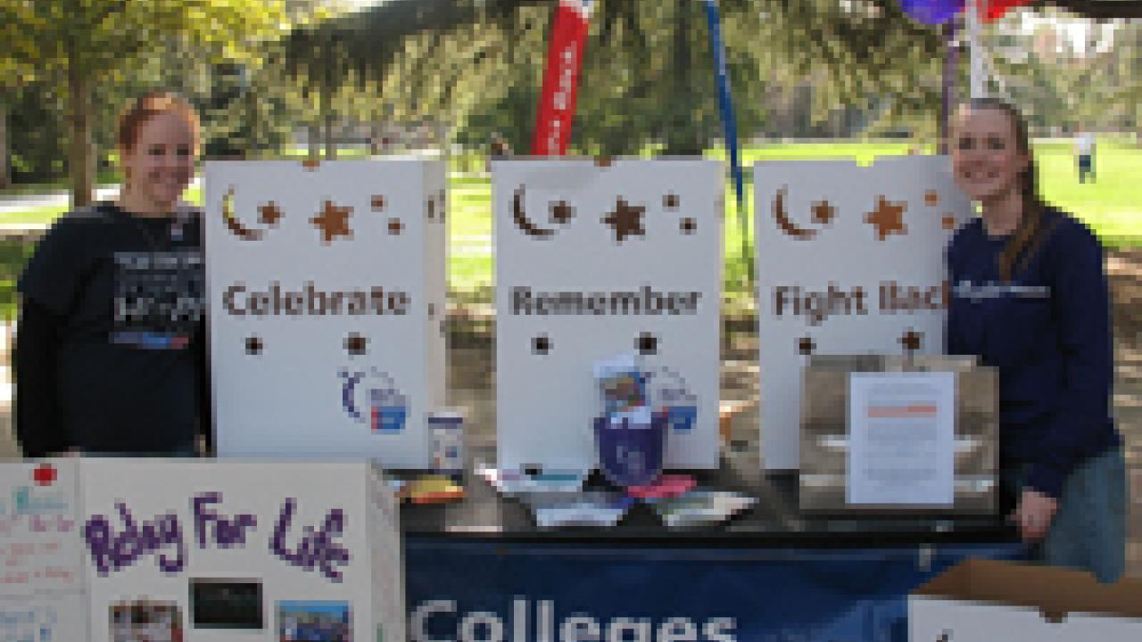 Student volunteers  Chelsea Fahr, left, and Kristen Lohse.