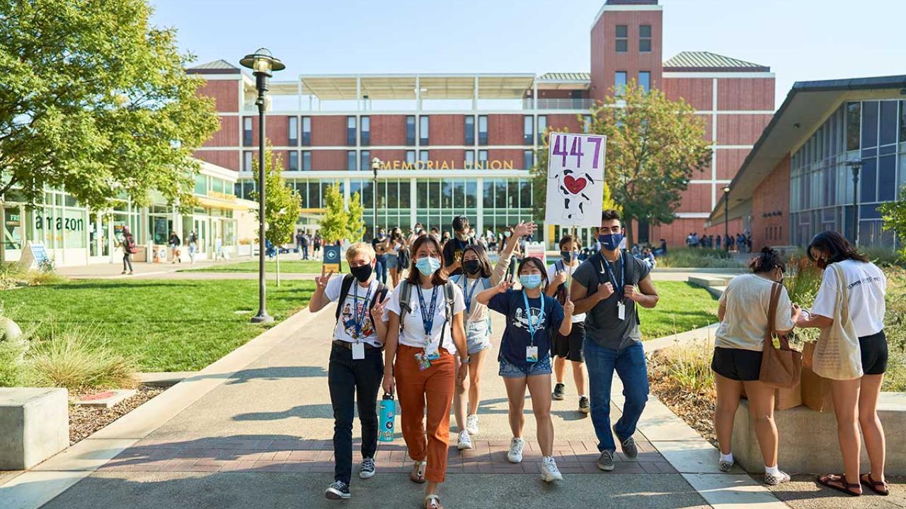 Students on the UC Davis campus for Aggie Orientation