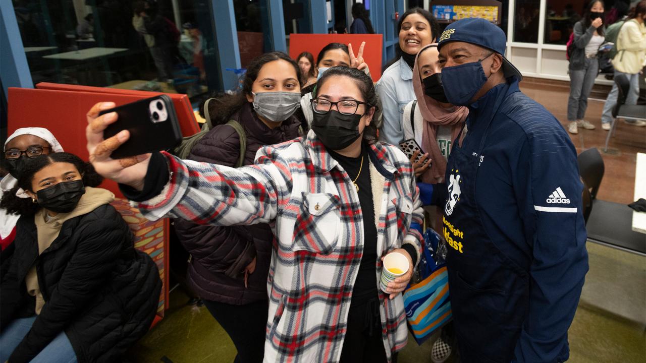 Students take selfie with Chancellor May