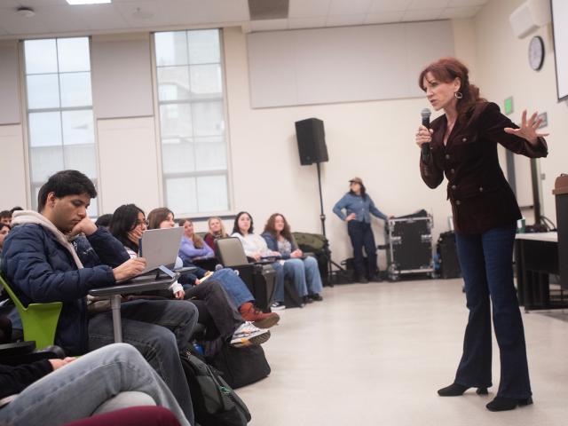 Actress Marilu Henner visits PSC 130: Human Memory class at UC Davis in February. (Gregory Urquiaga/UC Davis)