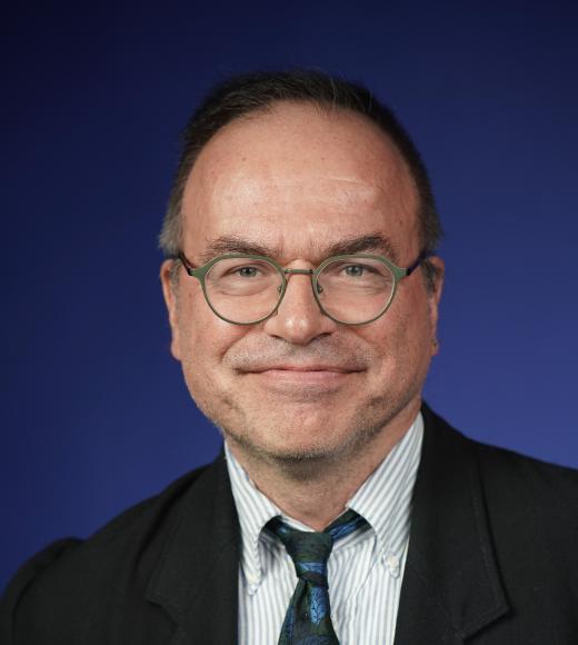 A portrait of Koen Van rompay at UC Davis