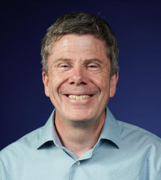 A portrait of UC Davis Cancer Researcer Simon Cherry